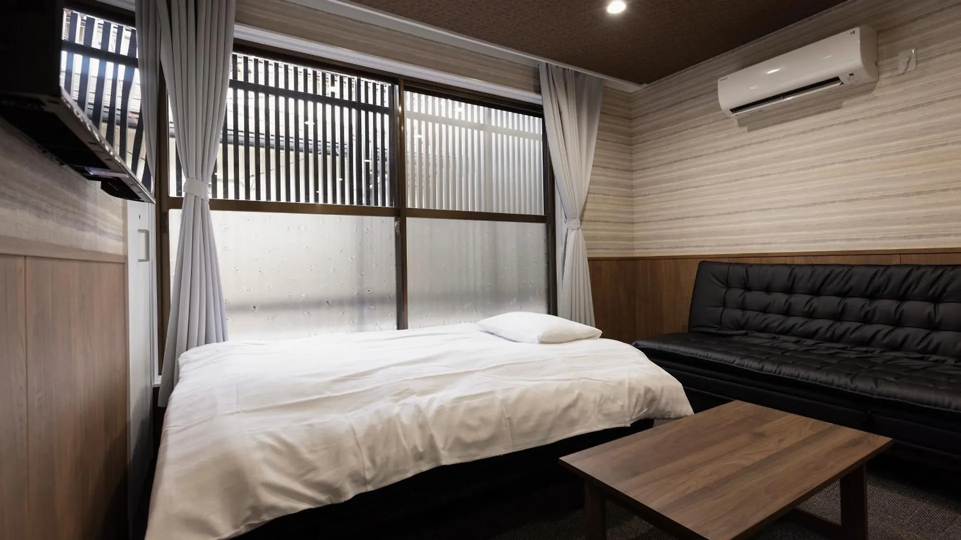 ゲストハウス ホワイトドラゴン60 Osaka Apartment